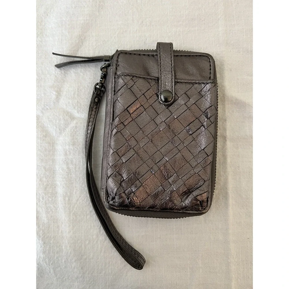 Elliott Lucca Silver Metallic Woven Leather Wallet Wristlet Zip Around Bi Fold
